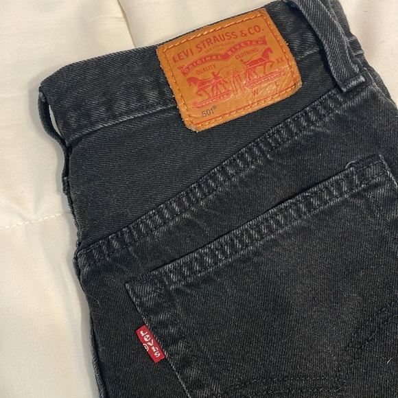 Levi’s Shorts - Picture 7 of 7